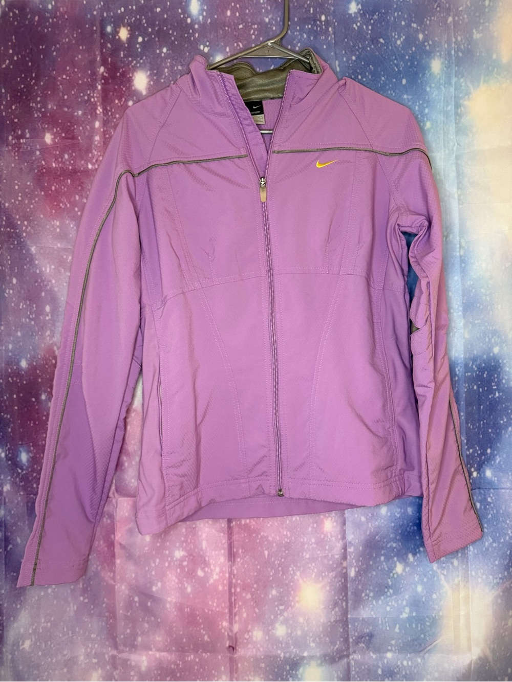 Woman’s Nike sphere dry tall jacket